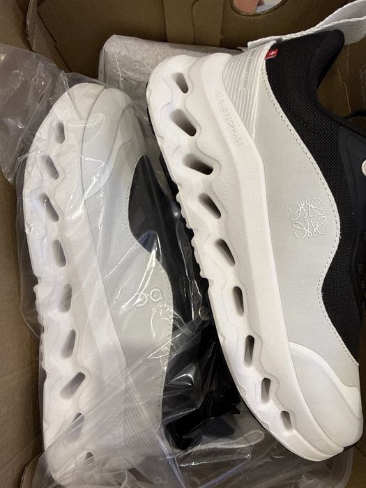 Жіночі кросівки колаборація loewe & on cloudtilt