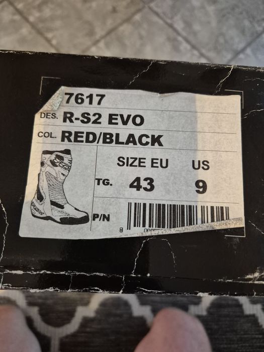Buty TCX 43 czerwone