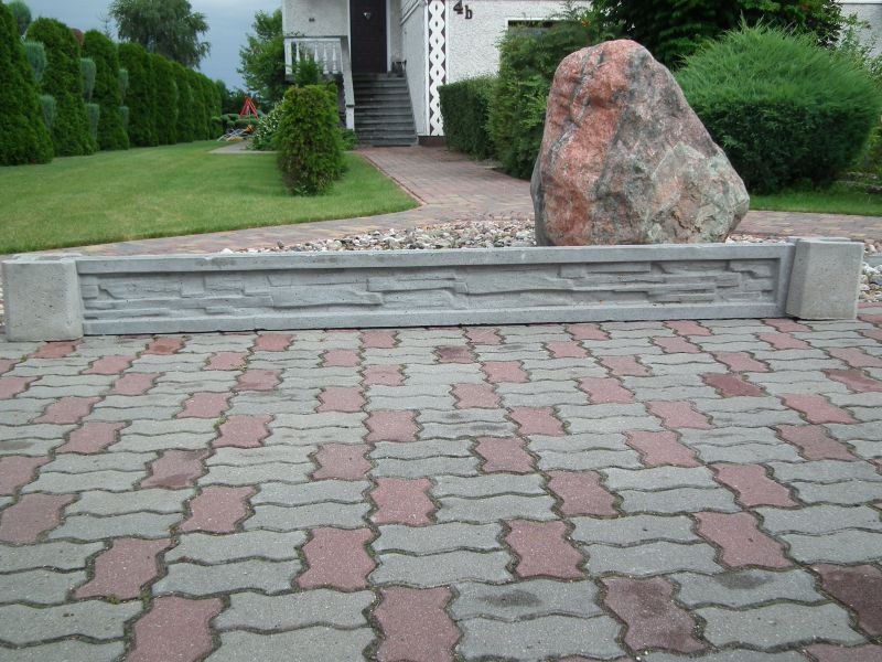 Podmurówka betonowa L 2,50, H 0,25