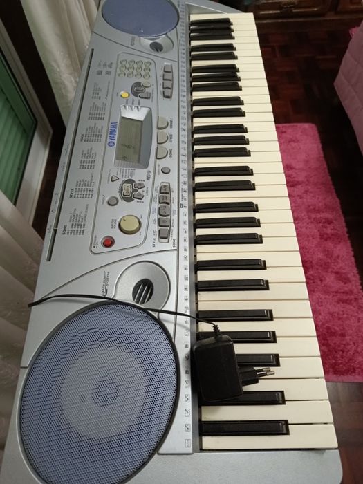 Orgaõ Yamaha eletrônico