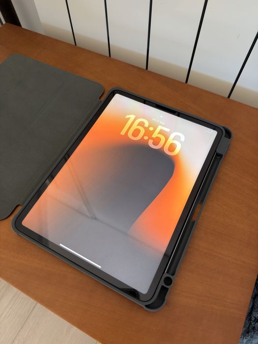 iPad Pro 11” 4 gen M2