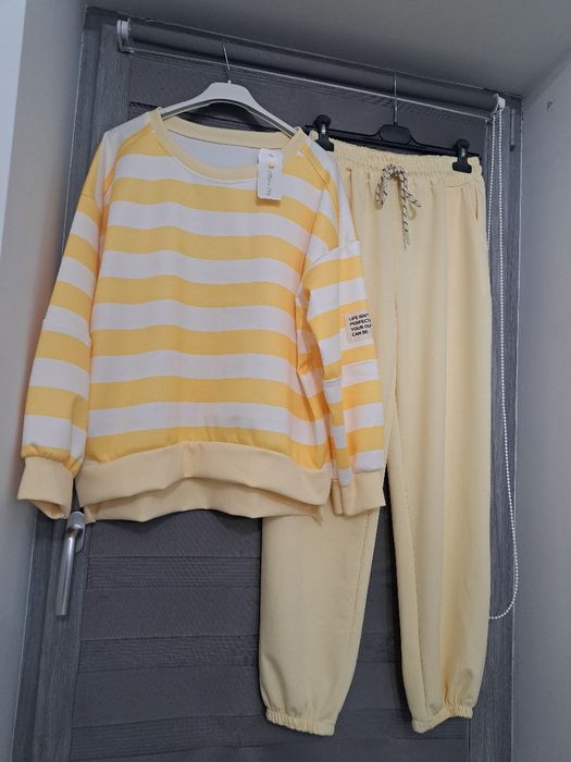 Piękny modny kolor dres komplet uni