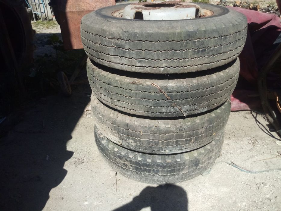 4 pneus Camac 8.25-20