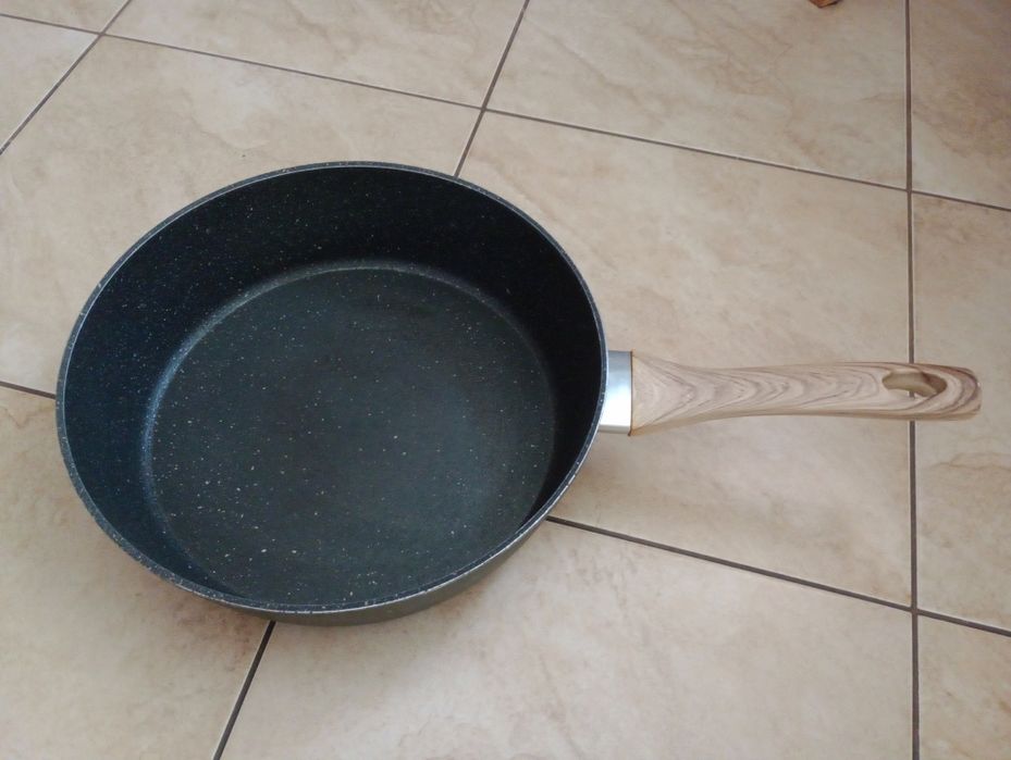 patelnia konighoffer 28 cm ciężka