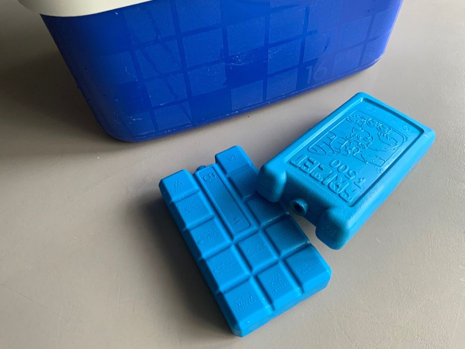 Geladeira robusta azul