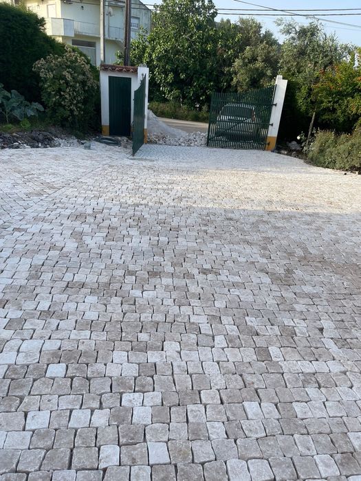 Calçadas e muros pedra