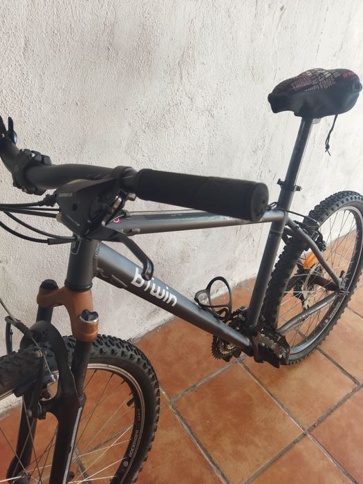 Bicicleta BTT rockrider muito pouco uso, boa de tudo