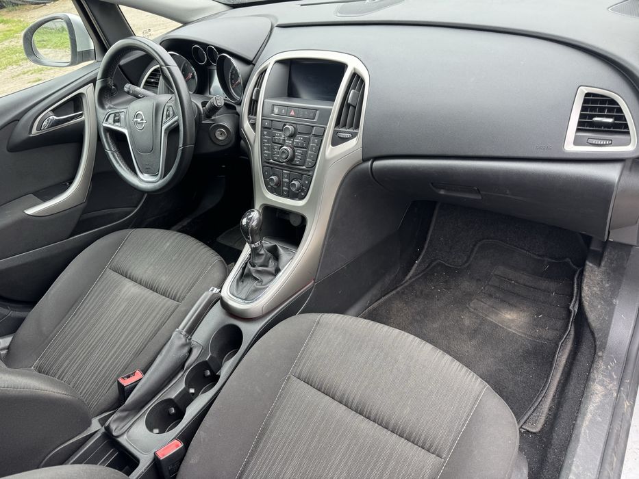 Opel Astra 1.7 rok 2011