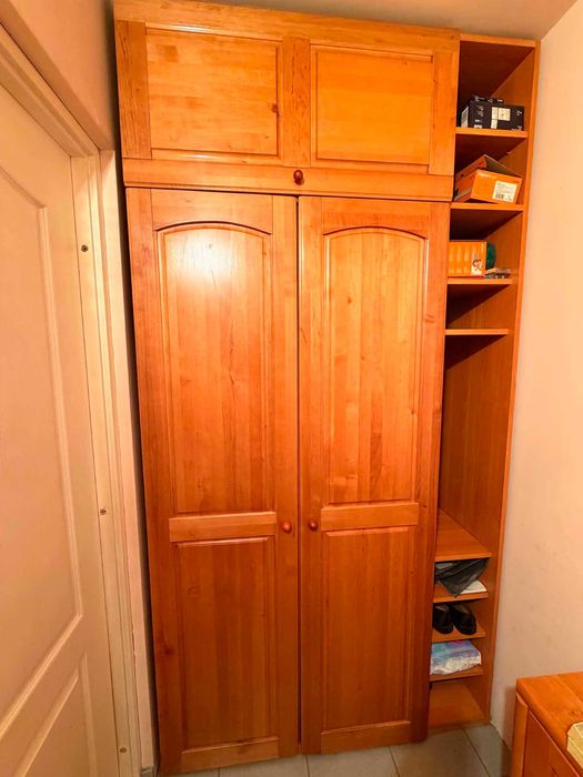 Szafa do przedpokoju, lub garderoby- drewniana.