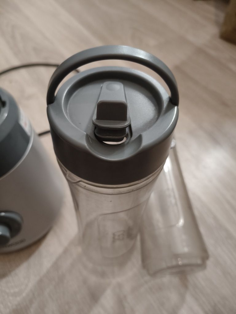 Blender kielichowy Kenwood Sport2Go SMP060SI