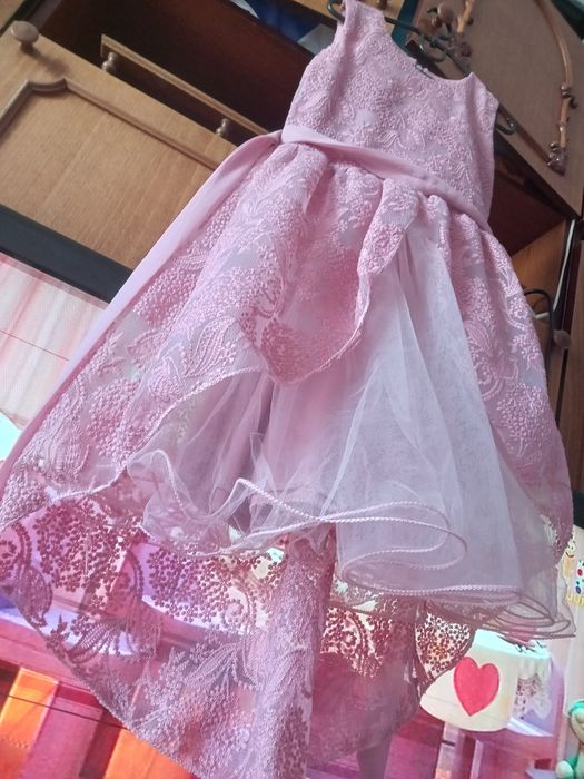 Продам плаття на 10 років