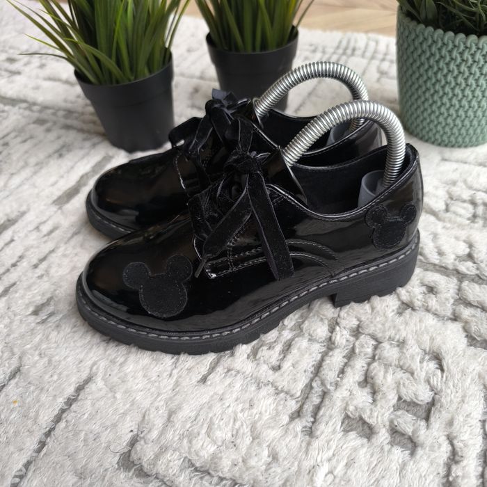 czarne, lakierowane buty eleganckie wizytowe Disney 33czarne, lakierow