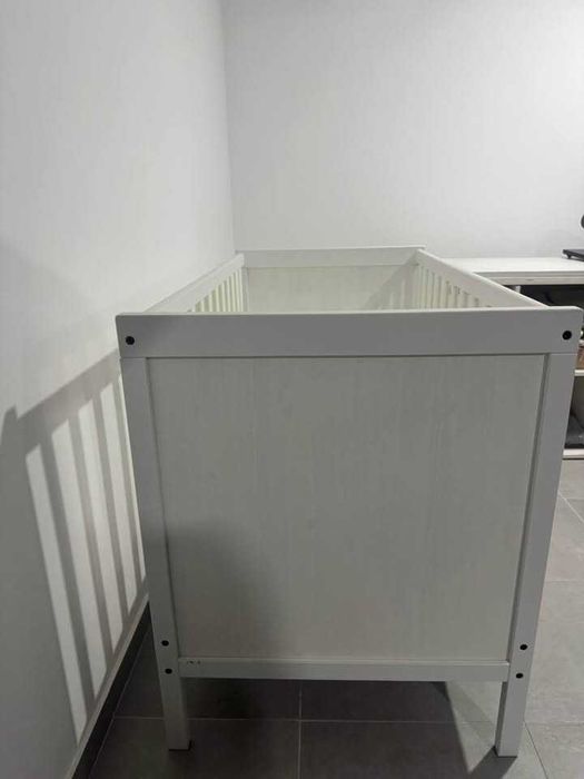 Berço IKEA Sundvik + colchão + extras