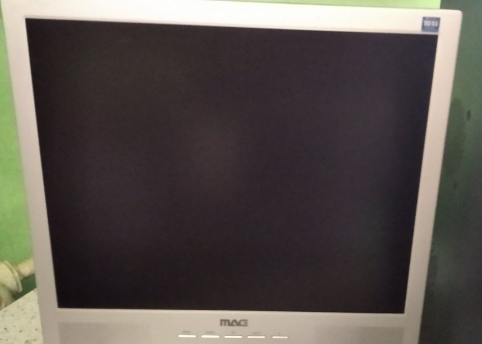 Комп'ютер (системний блок + монітор)