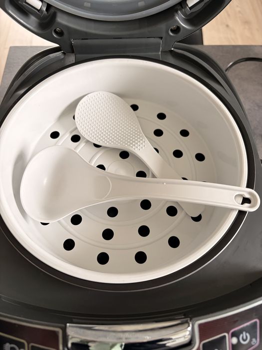 Multicooker REDMOND