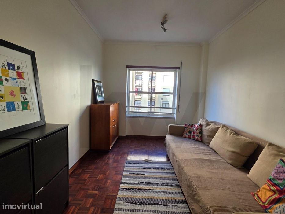 Apartamento T2 para arrendar em Telheiras - Garagem - Arrecadação