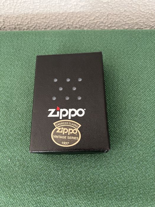 Isqueiro zippo edicão limitada novo com caixa e papeis