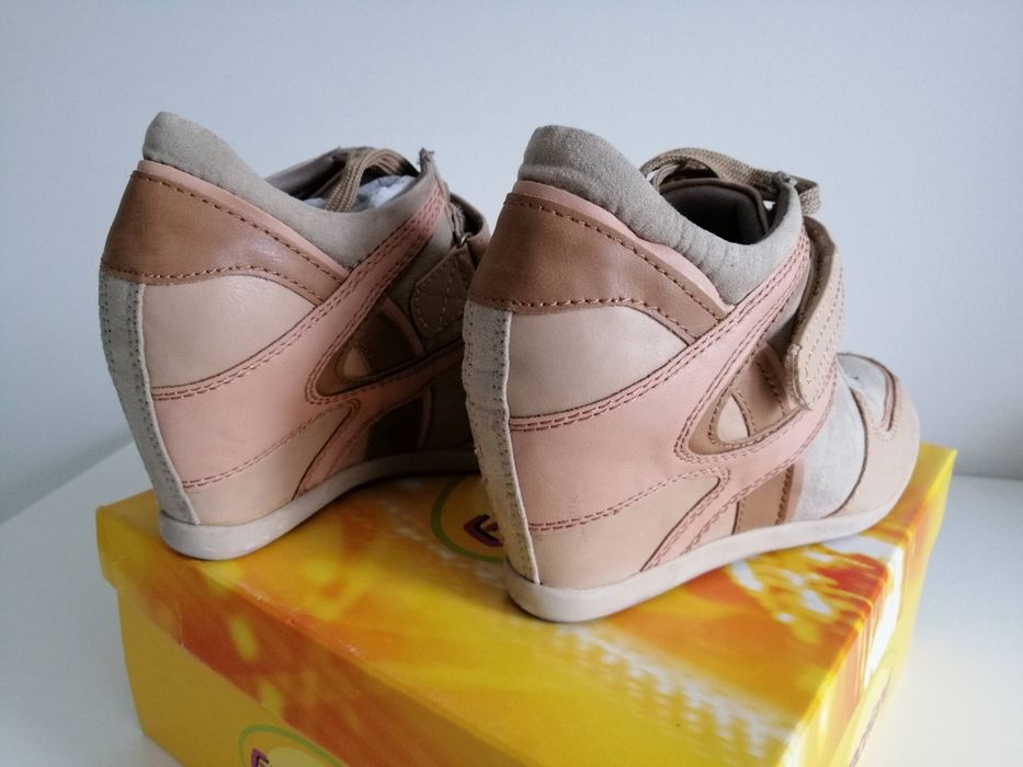 Sneakersy na koturnie 36