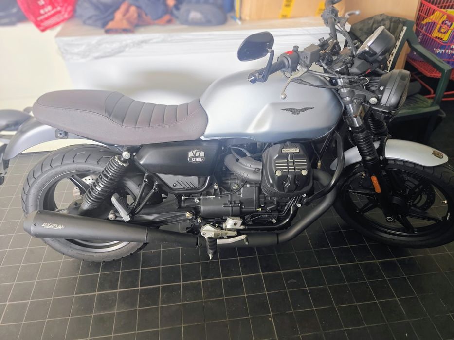 Moto Guzzi V7 Stone 850