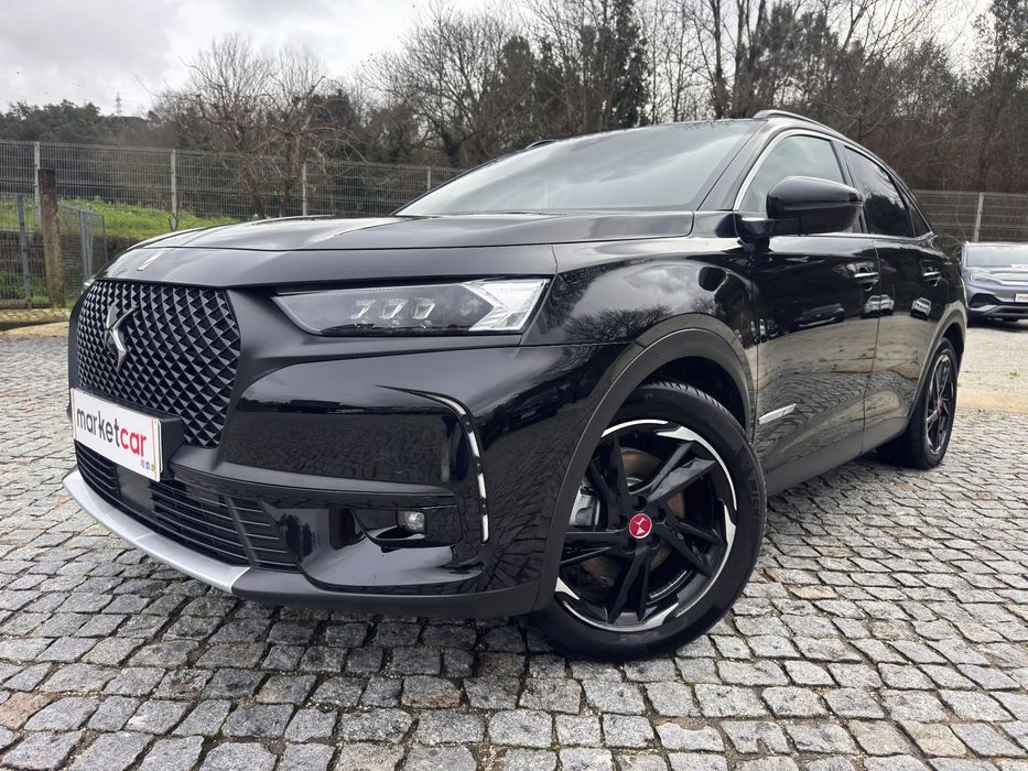 DS DS7 4x4 300 Performance Line