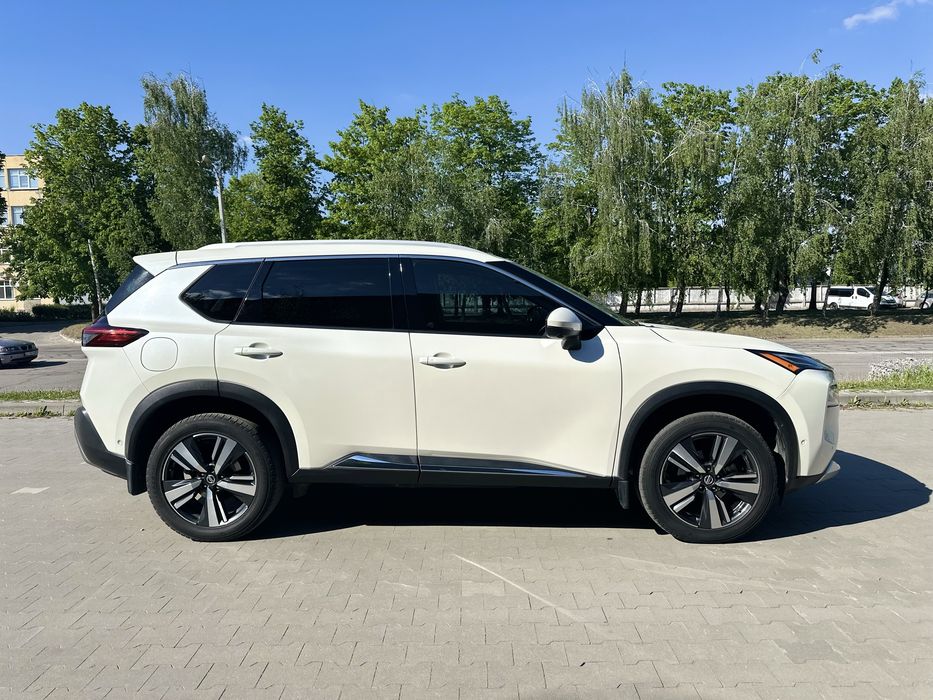 Nissan Rogue PLATINUM