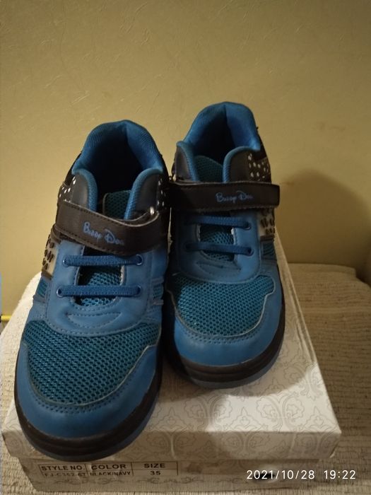 Детские кроссовки с роликами