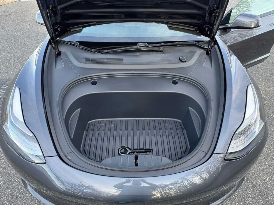 Tesla Model 3 Long Range      2021