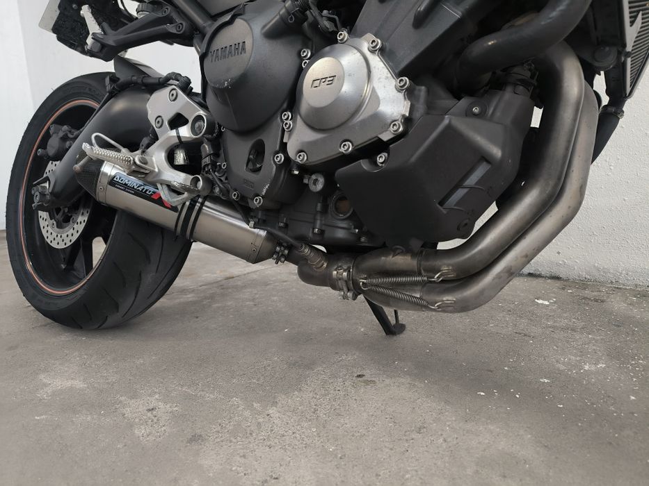 Escape completo Dominator MT09