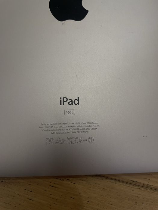 Zepsuty iPad + ładowarka