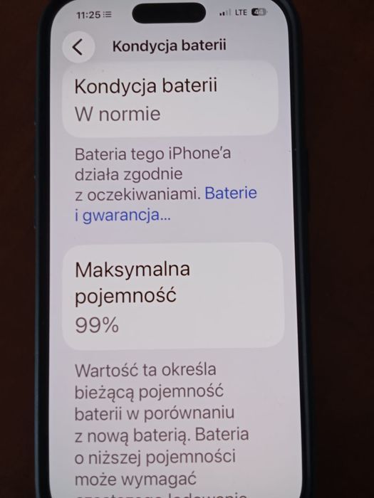 Iphone 16 pro zloty