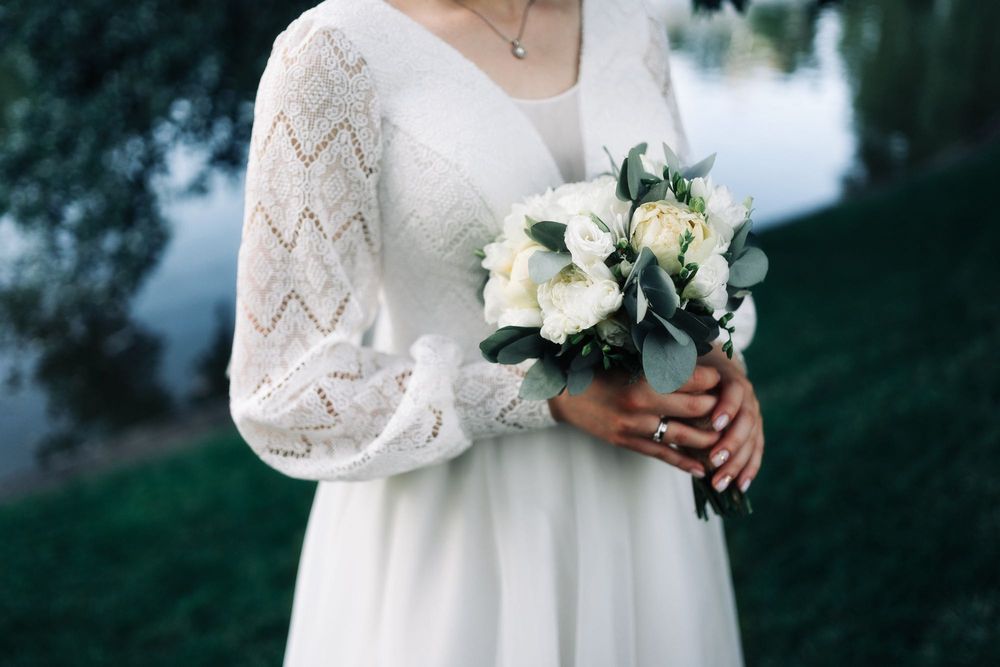 Весільна сукня, довжини міді