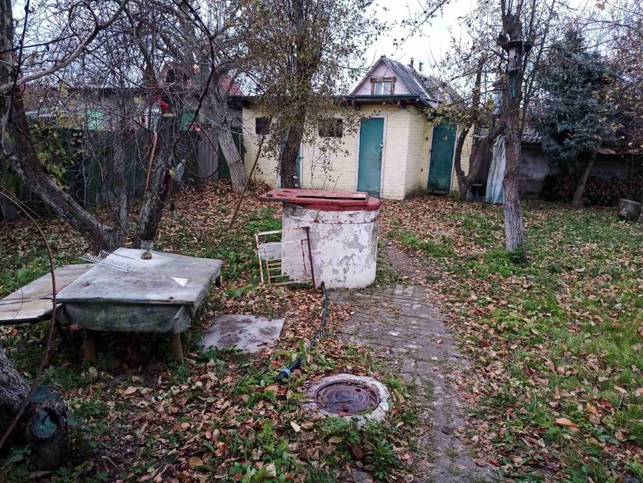 Продам будинку в селі Бабинці поряд з лісом, є озеро. Без комісії%