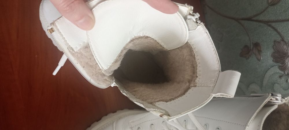 Зимові шкіряні жіночі черевики