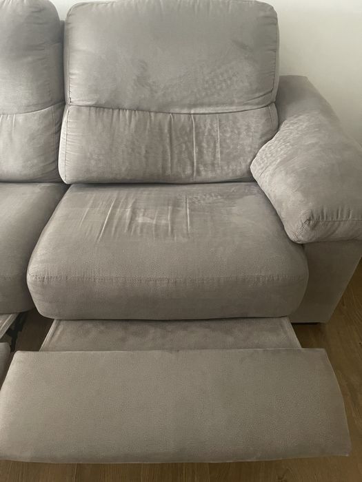 Sofa em Pele Cinza