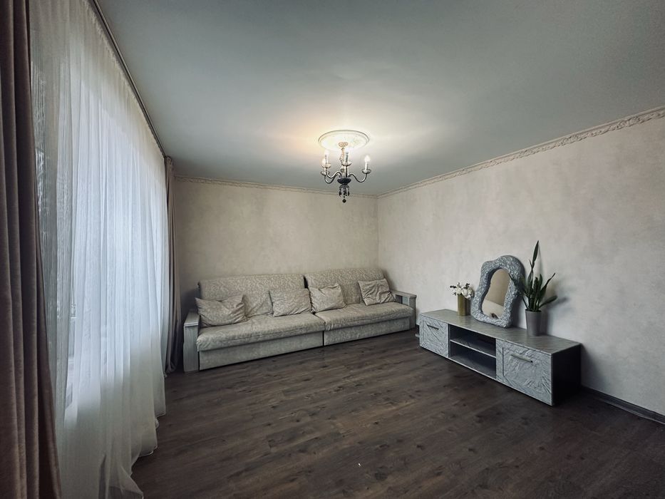 Продам 4-х кімнатну кваритиру Бурштин