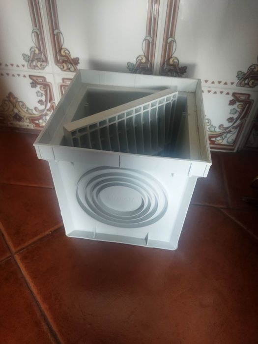 Caixa de esgoto obras 20cm*20cm