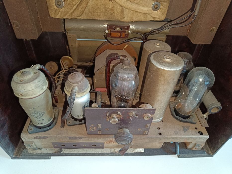 Radio lampowe REKORD TRIAL U , Telefynken , Radiotechna