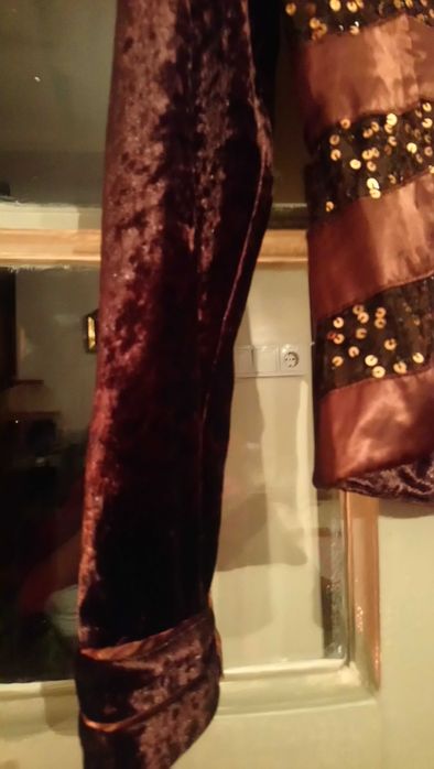 Шикарный шоколадного цвета пиджак. Италия. Новый