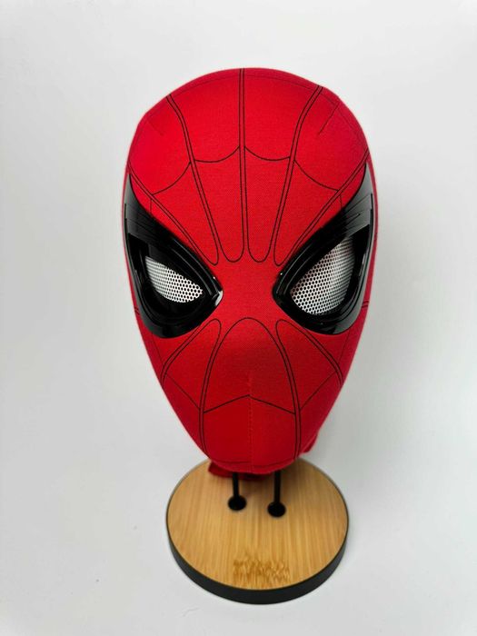 Maska Spider Man'a z RUCHOMYMI SOCZEWKAMI sterowanymi pilotem