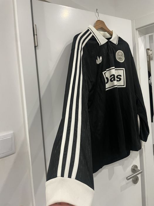 Casaco e camisas de time
