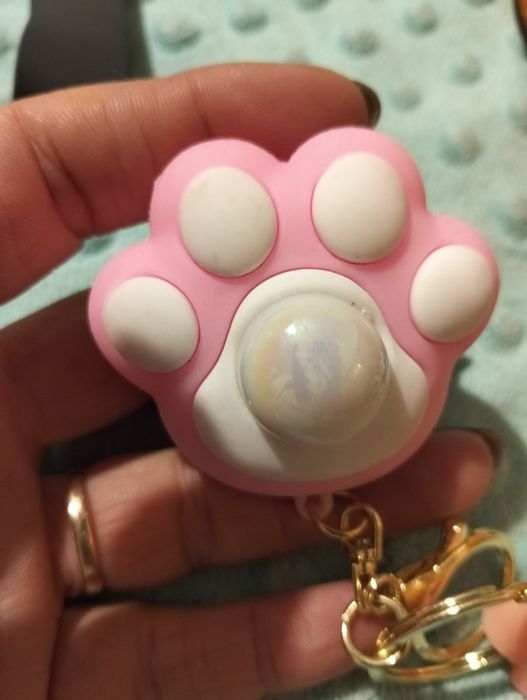 Brelok świecący łapka