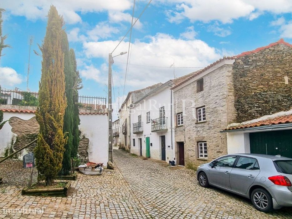 Moradia em xisto totalmente mobilada, próxima das Termas de Monfort...