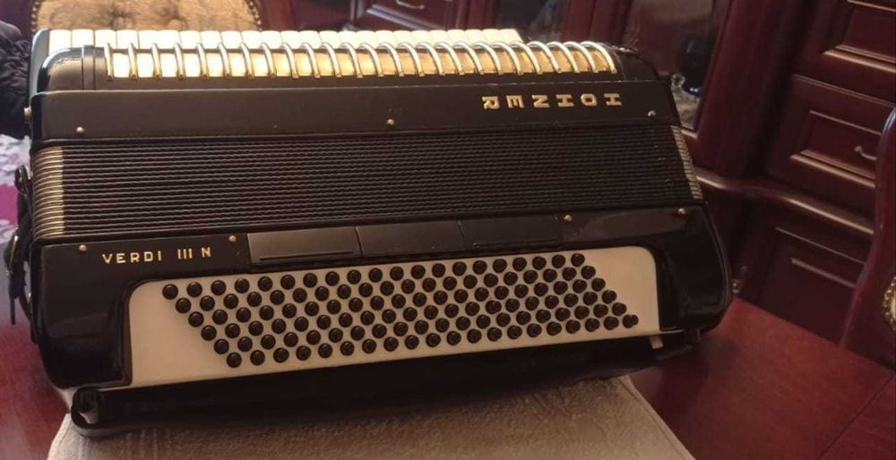 Akordeon 120 basów Verdi III N Hohner