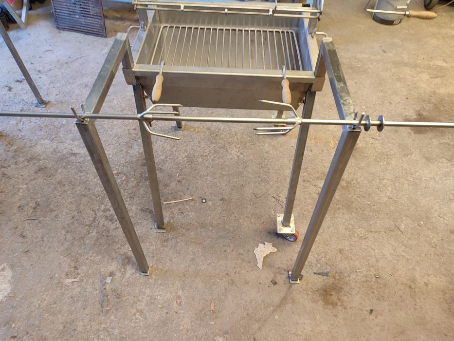 Churrasqueira inox para pernil