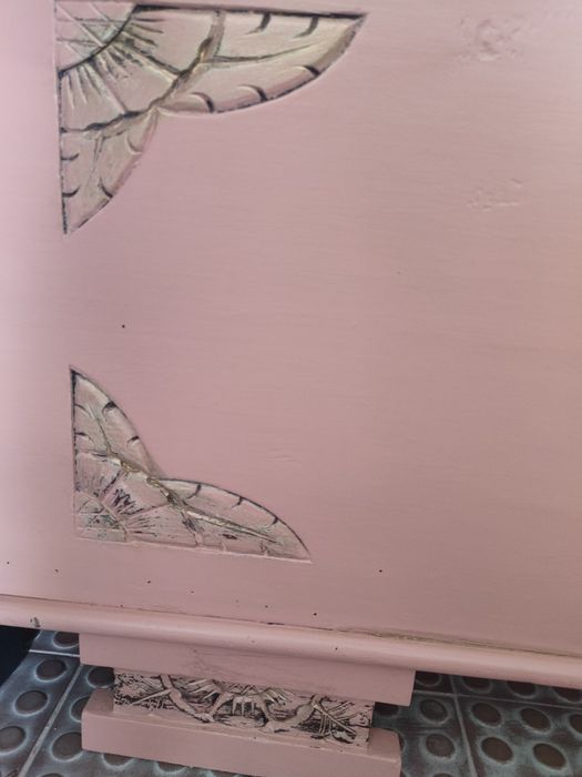 Vai, Arca de madeira com detalhes dourado