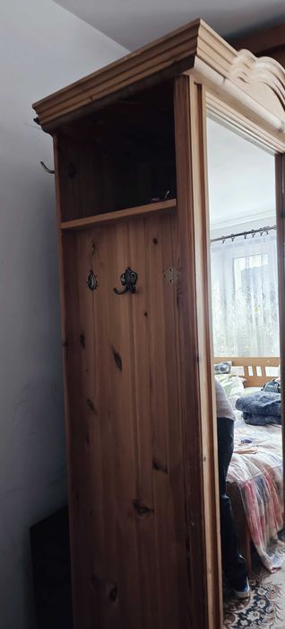Szafa wieszak z lustrem do przedpokoju
