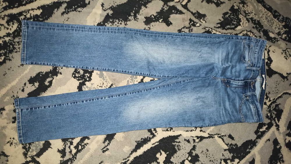 Spodnie dżinsy jeans Lévi-Strauss 712 slim rozmiar 28