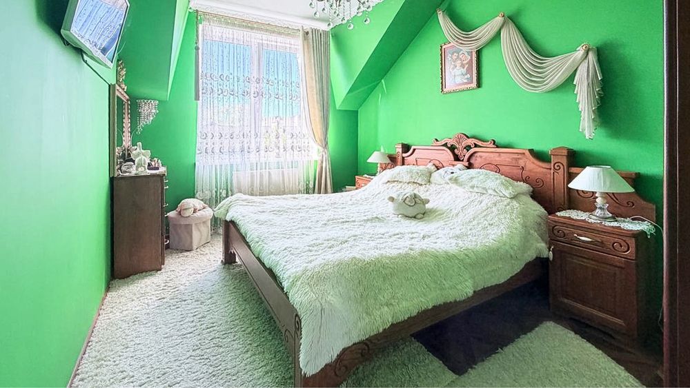 Продається дворівнева 3-кім квартира у центрі міста Дрогобича