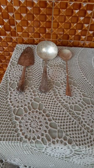 2 pecas em prata e 1 em casquinha