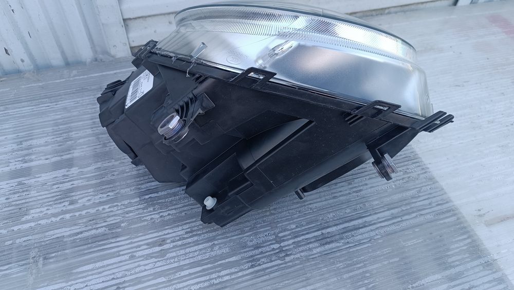 Vendo farol esquerdo de mini Cuper R56 ano 2007